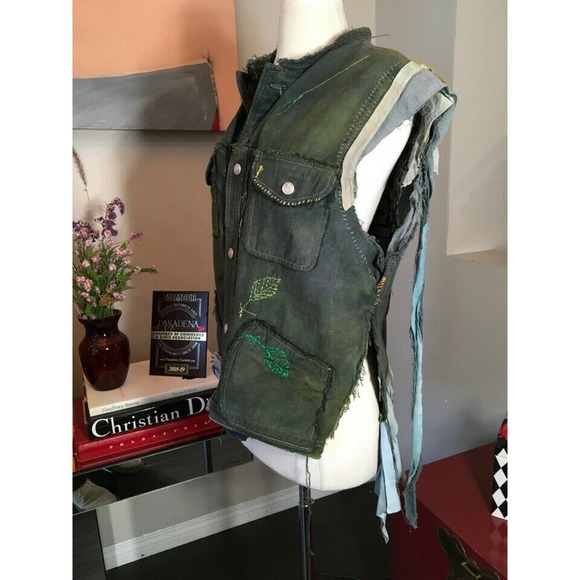 The People of the Labyrinths Olive drab Distressed Vest - Picture 10 of 12